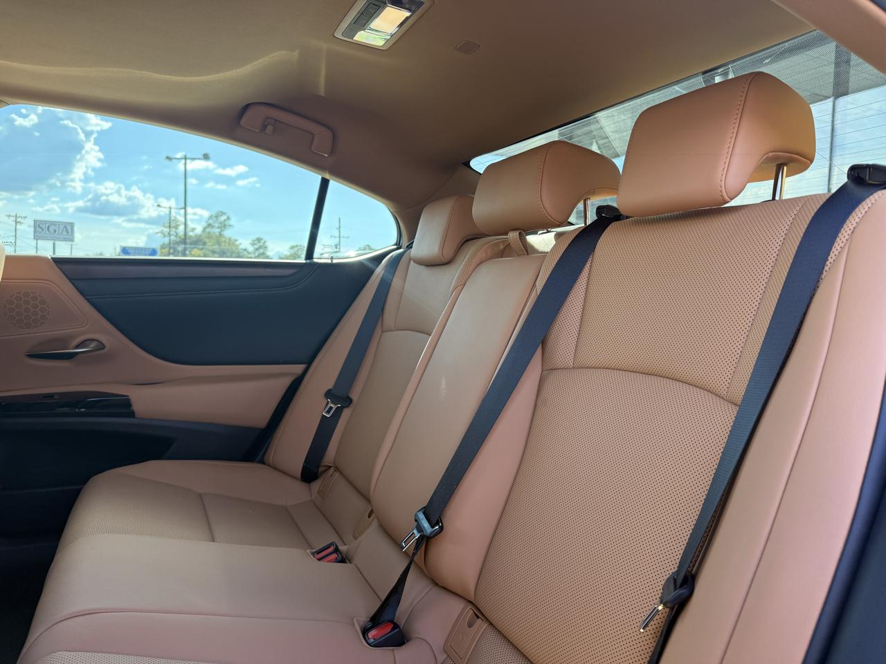 Lexus ES 350 Base 2022