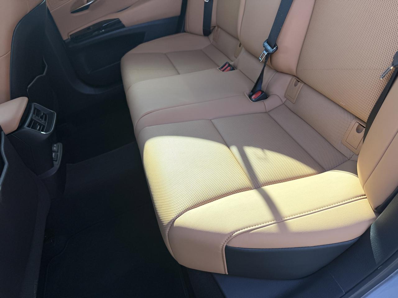 Lexus ES 350 Base 2022