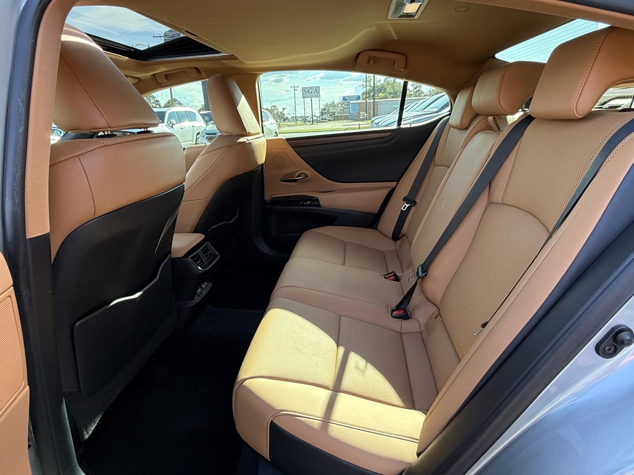 Lexus ES 350 Base 2022