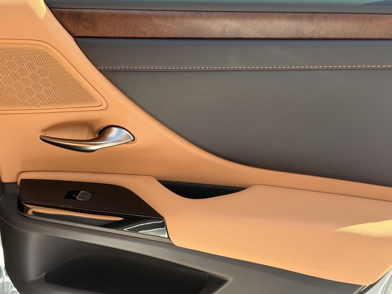 Lexus ES 350 Base 2022
