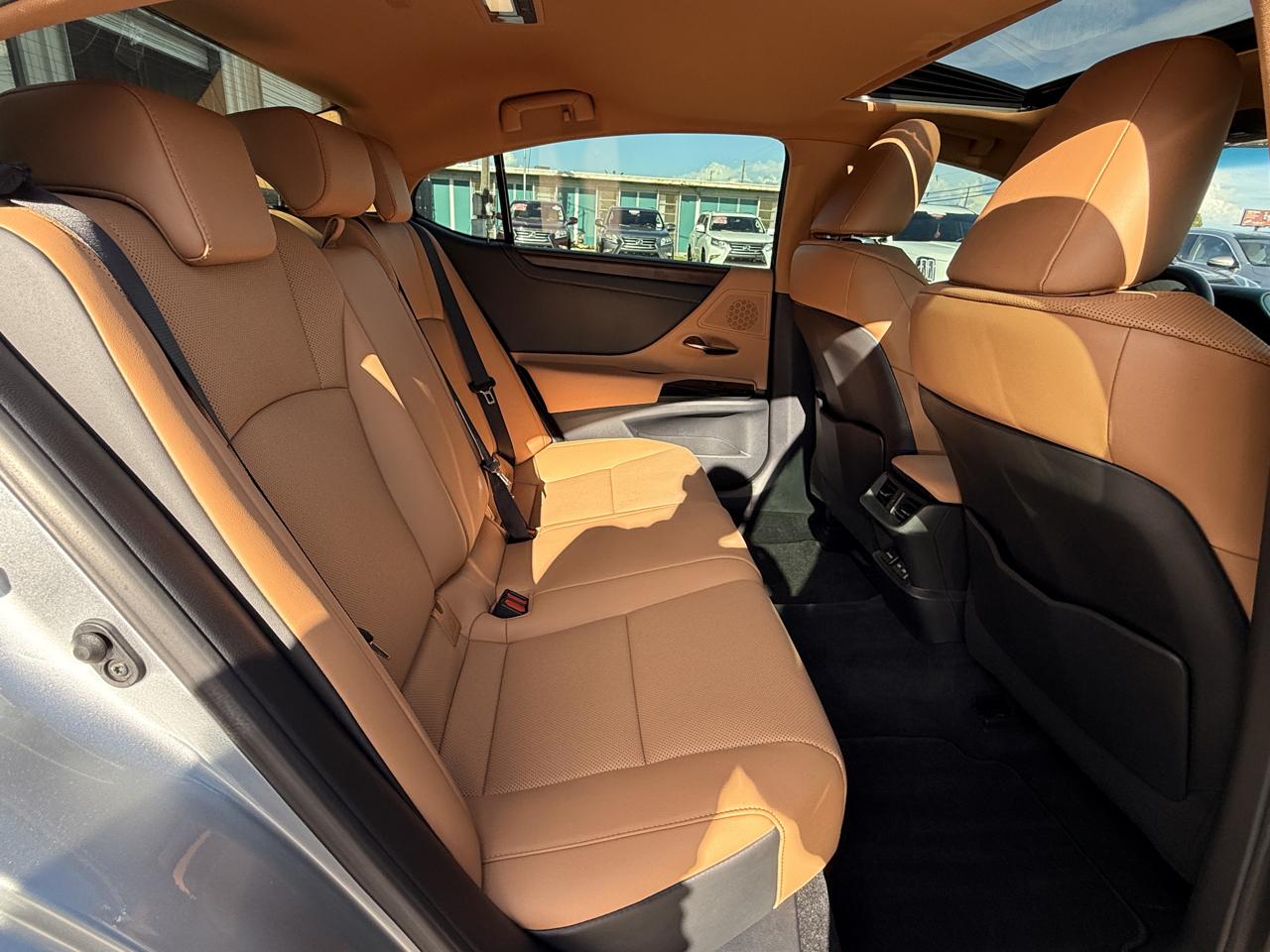 Lexus ES 350 Base 2022