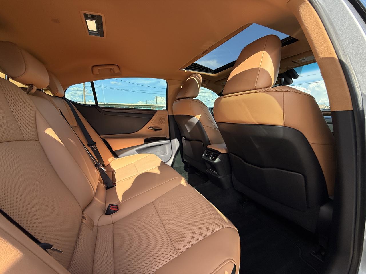 Lexus ES 350 Base 2022