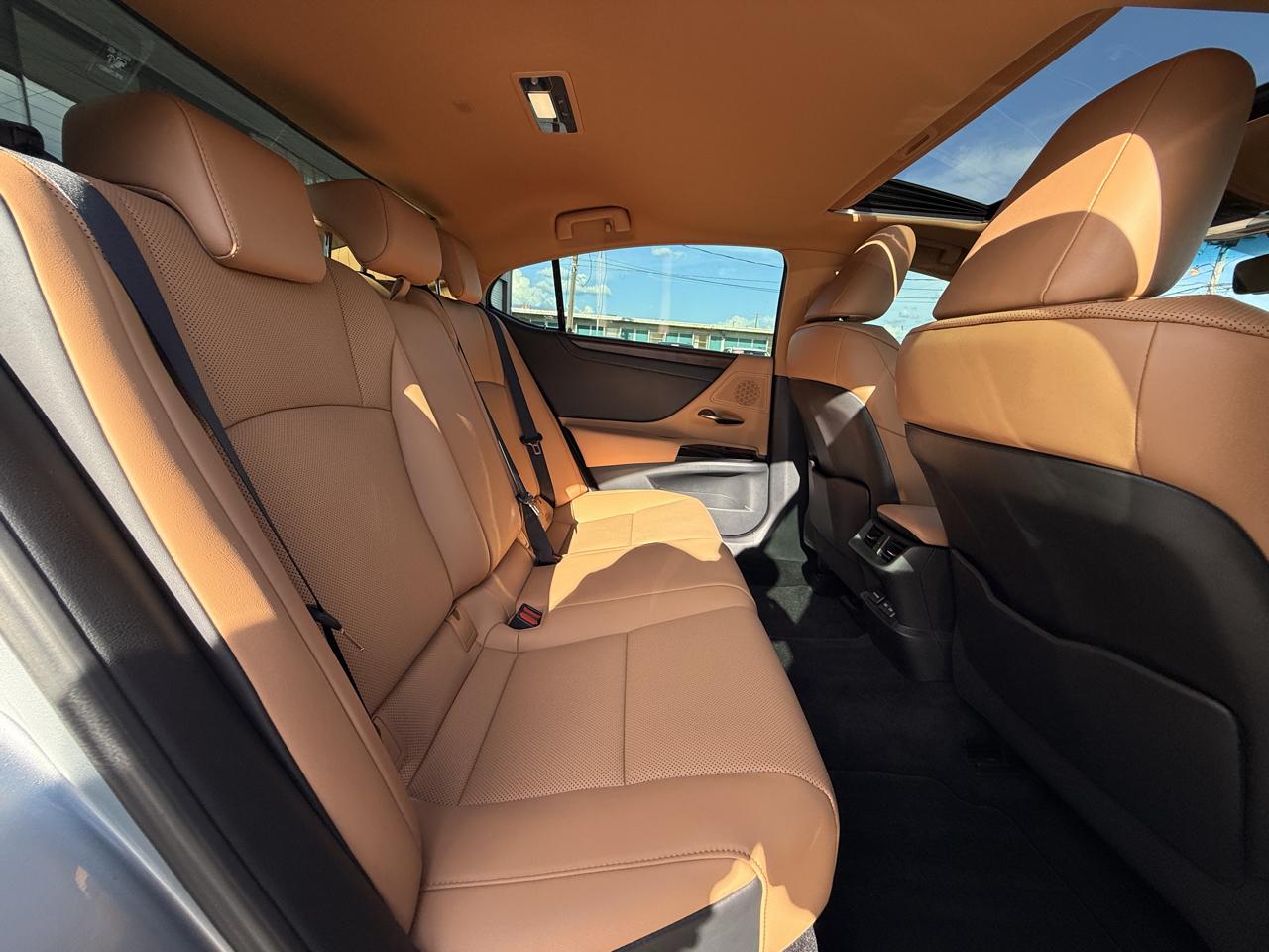 Lexus ES 350 Base 2022