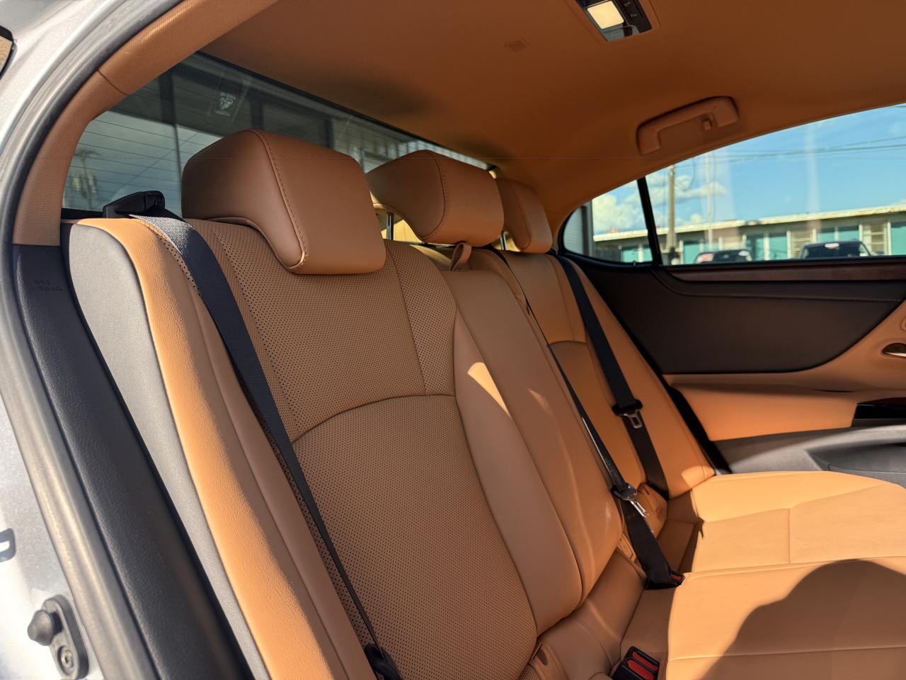 Lexus ES 350 Base 2022