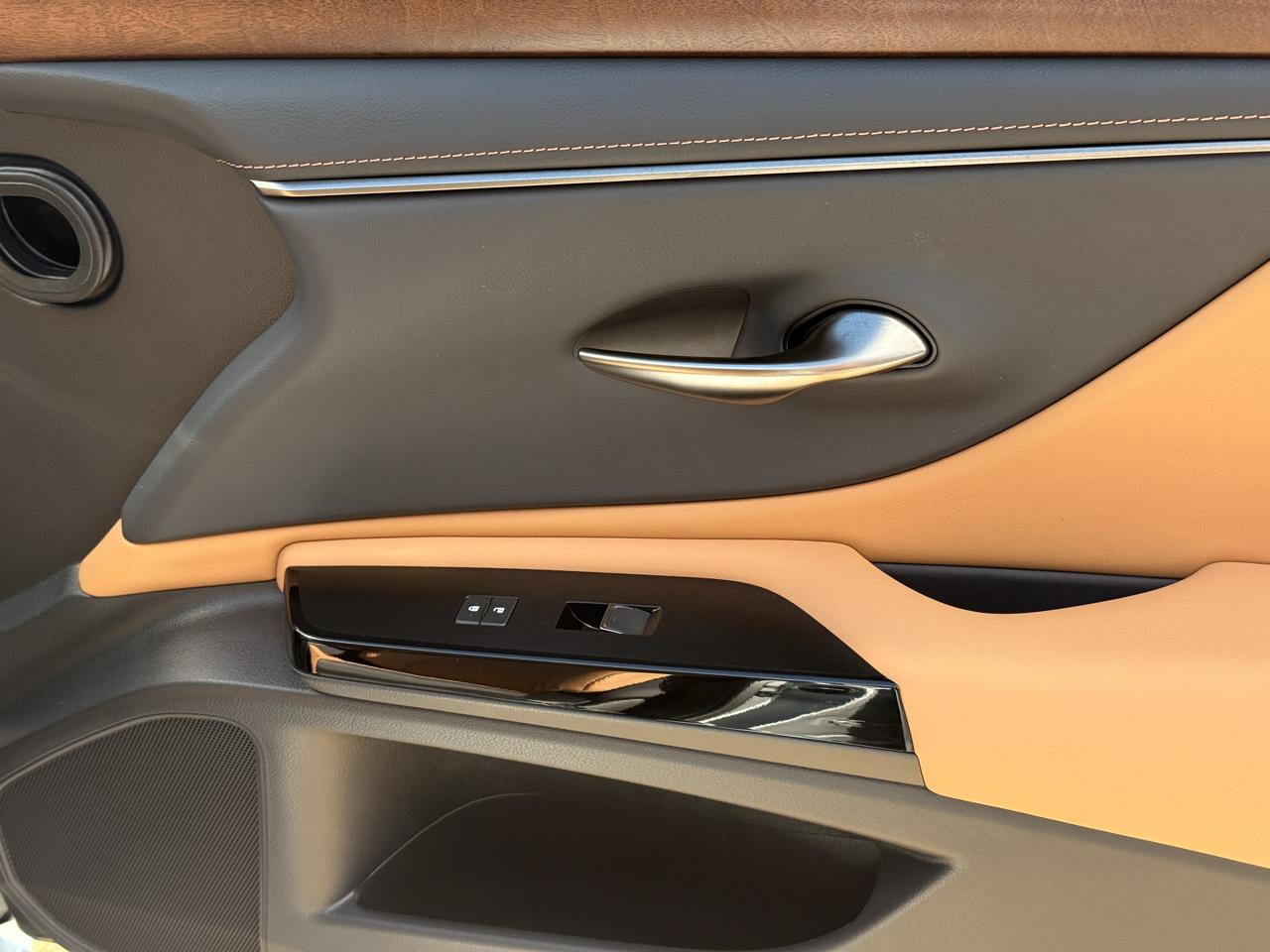 Lexus ES 350 Base 2022