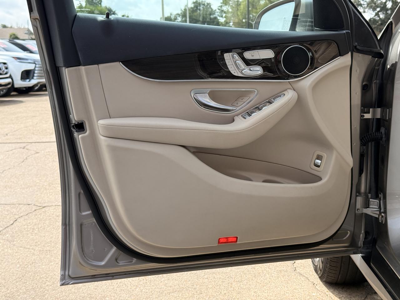 Mercedes-Benz GLC-Class GLC300 2021