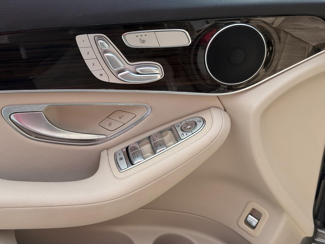 Mercedes-Benz GLC-Class GLC300 2021