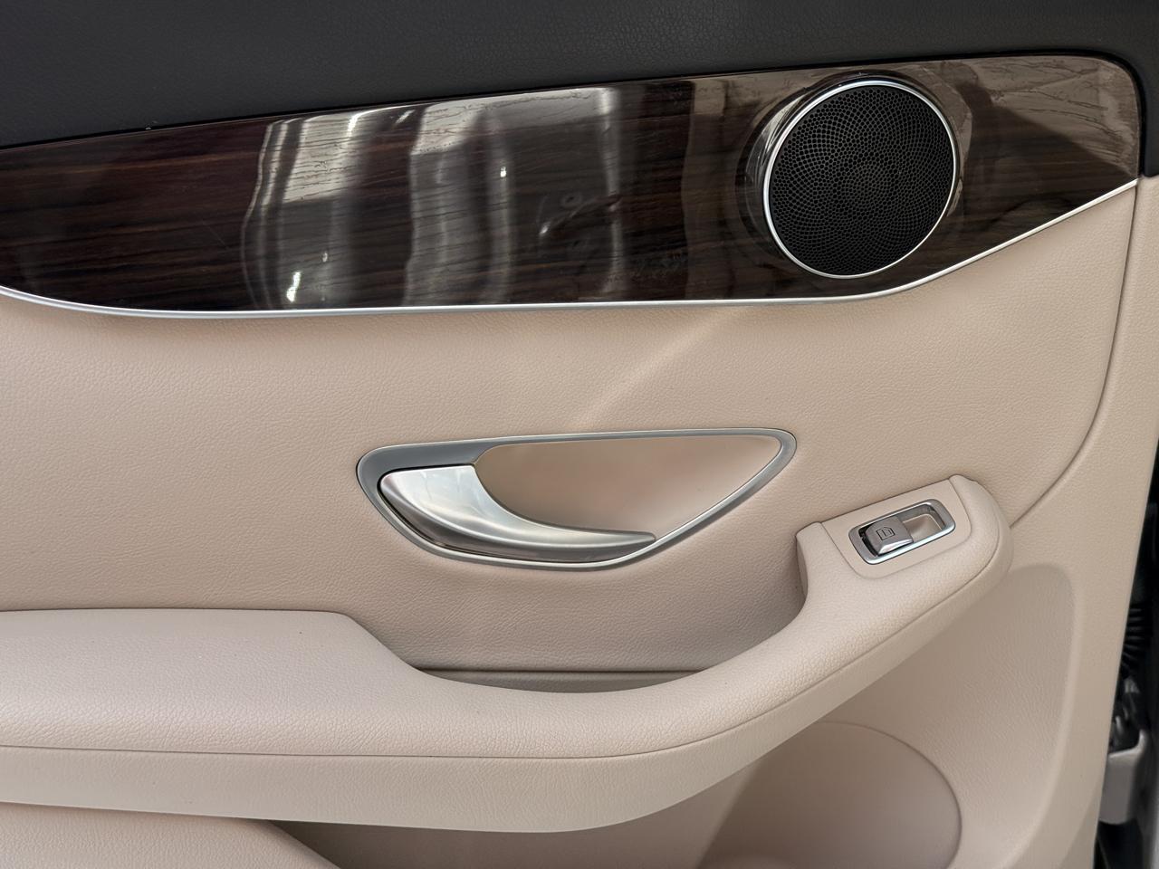 Mercedes-Benz GLC-Class GLC300 2021
