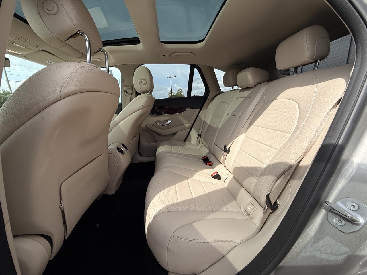 Mercedes-Benz GLC-Class GLC300 2021
