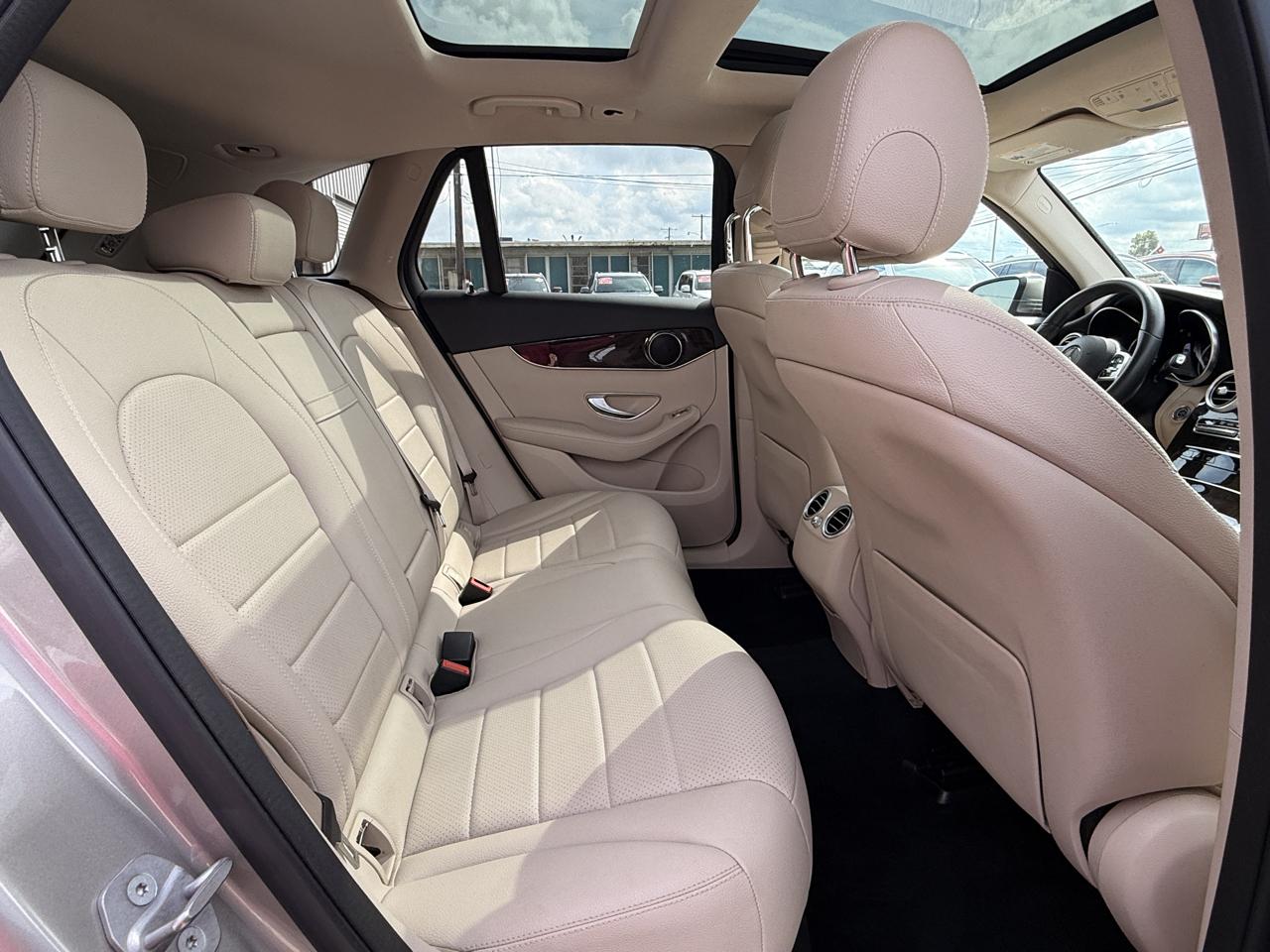 Mercedes-Benz GLC-Class GLC300 2021