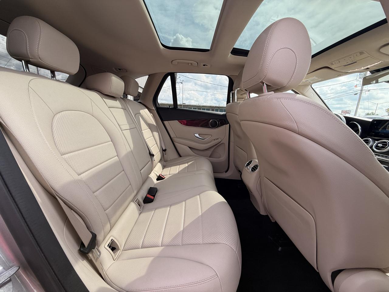 Mercedes-Benz GLC-Class GLC300 2021