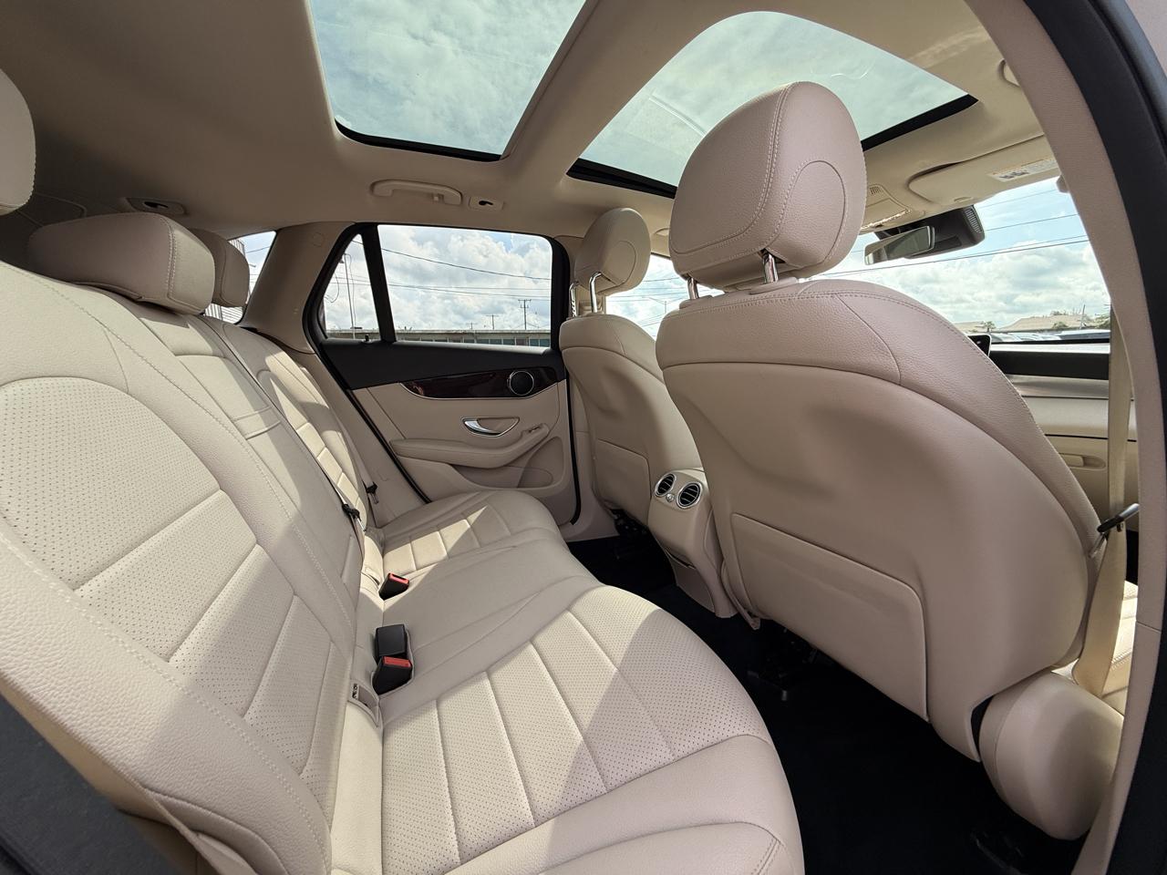 Mercedes-Benz GLC-Class GLC300 2021