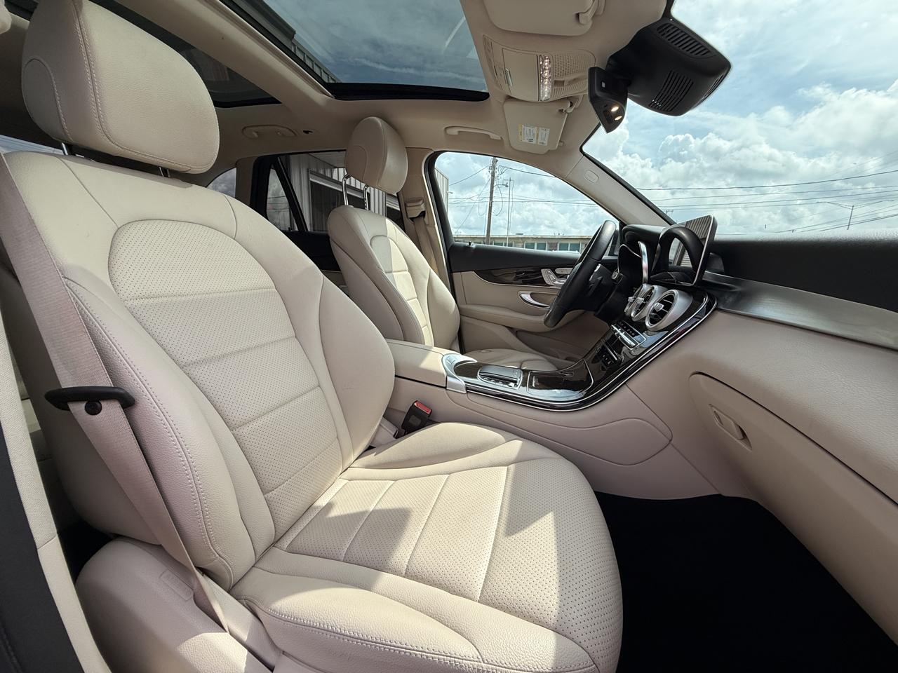 Mercedes-Benz GLC-Class GLC300 2021