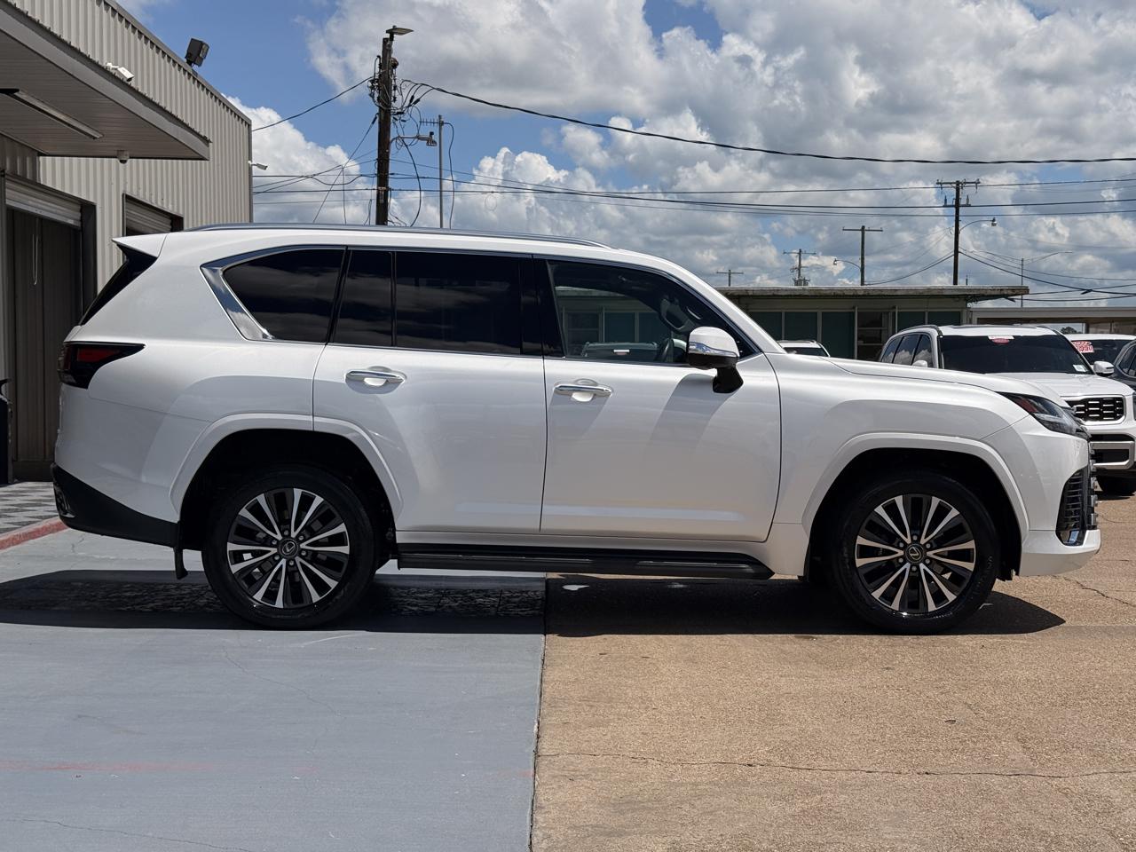 Lexus LX Premium 2024