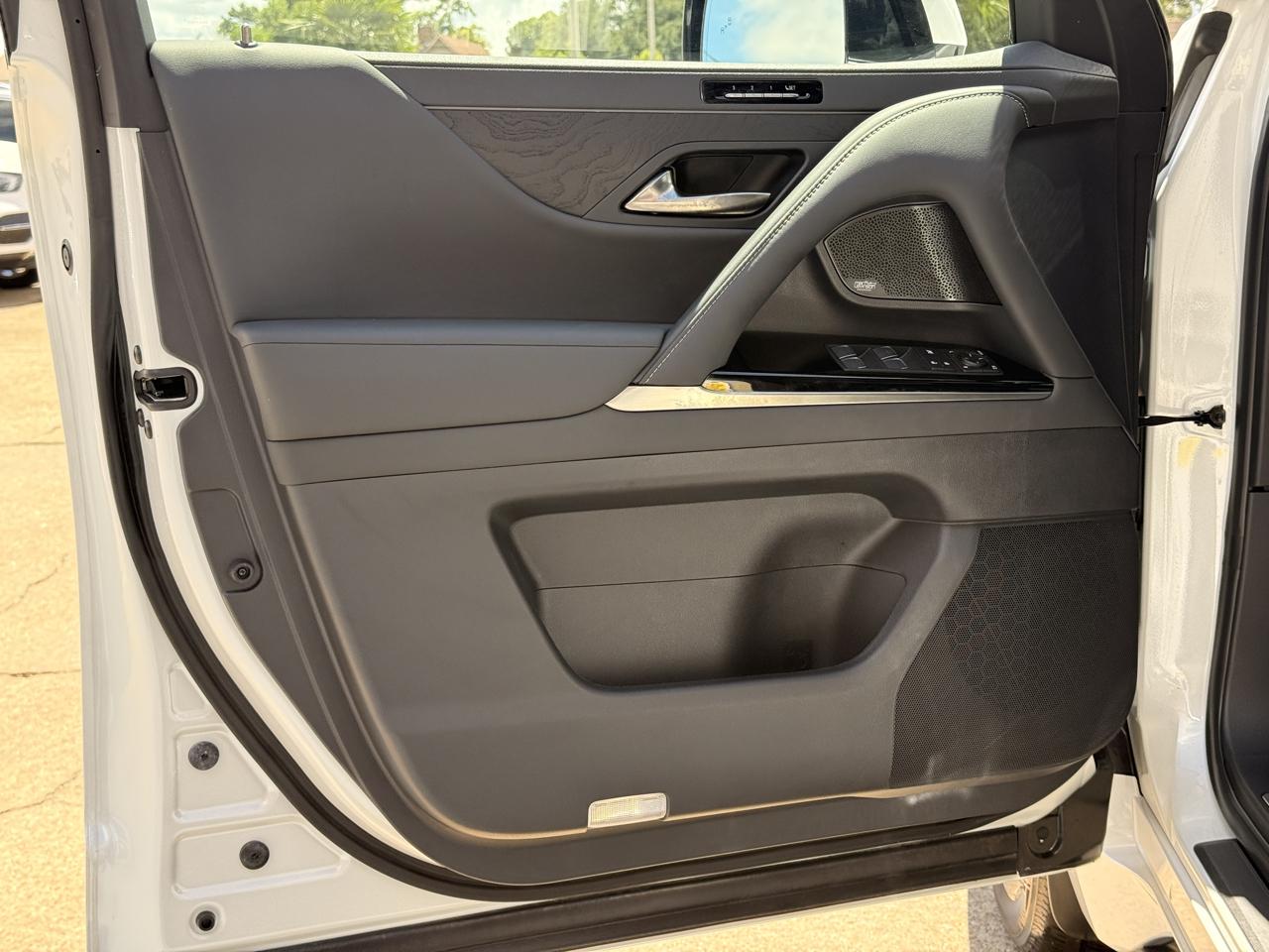 Lexus LX Premium 2024