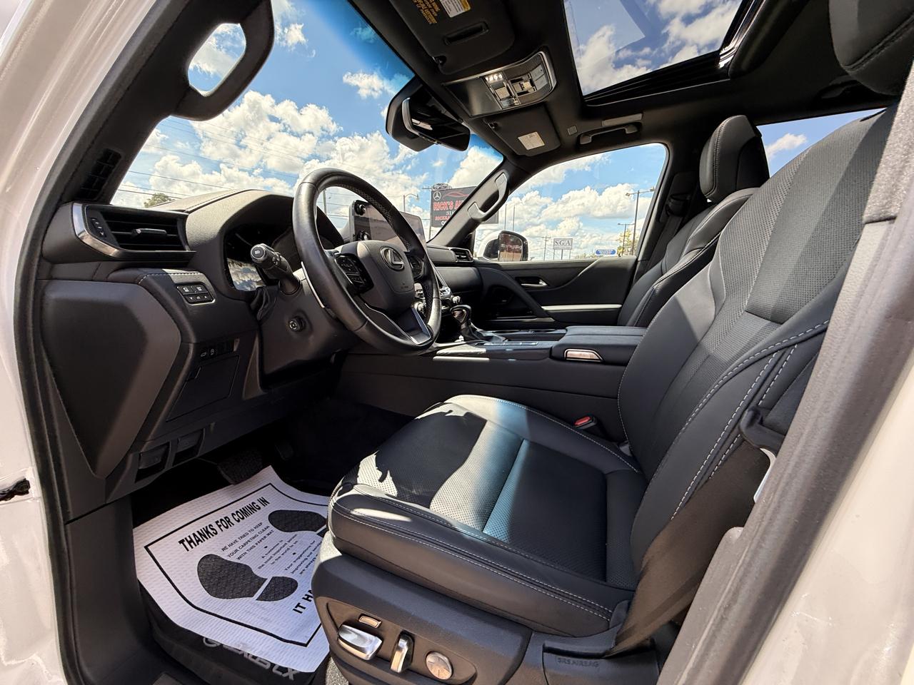 Lexus LX Premium 2024