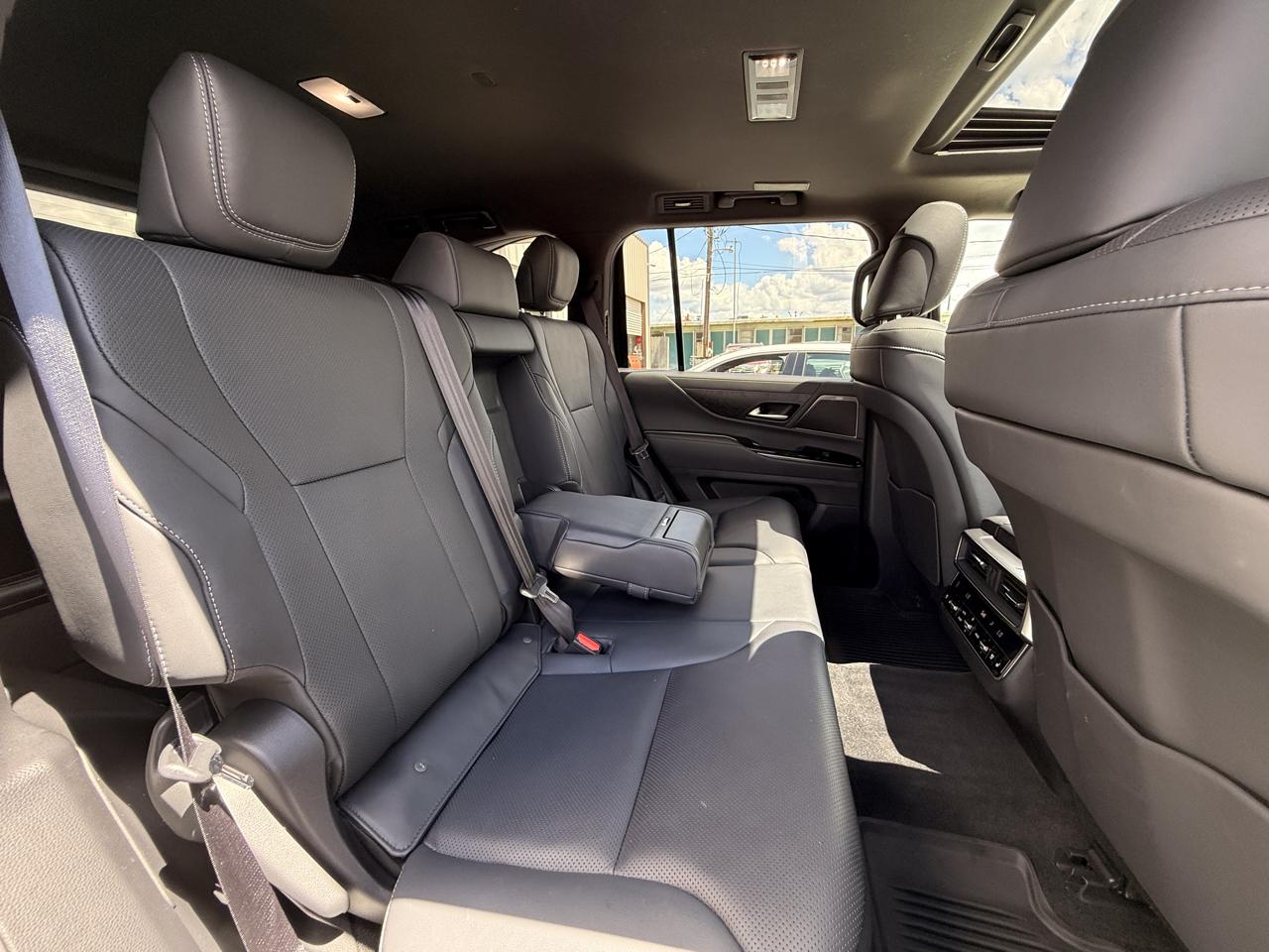 Lexus LX Premium 2024