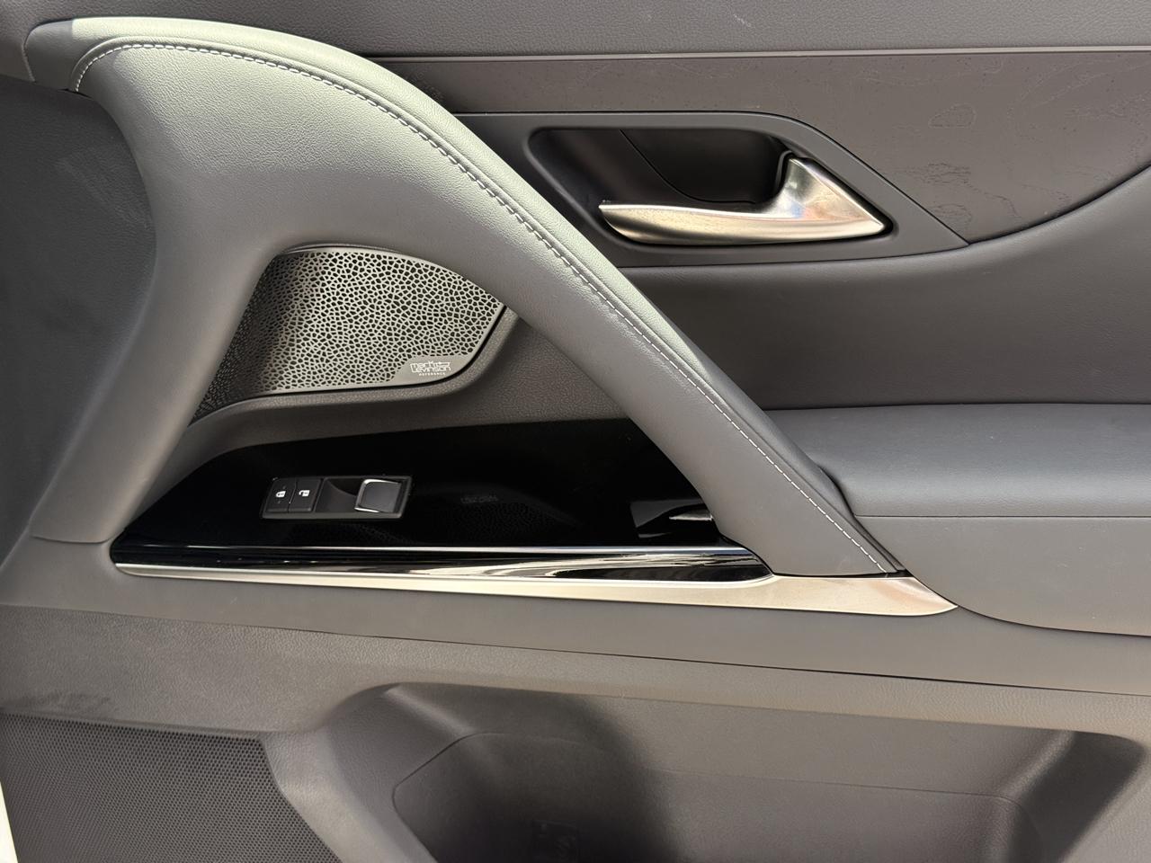 Lexus LX Premium 2024