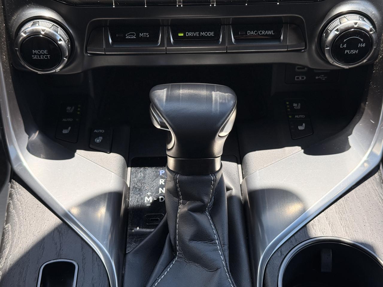 Lexus LX Premium 2024