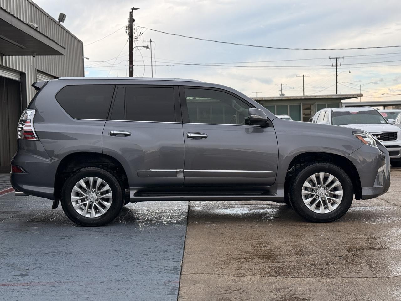 Lexus GX 460 Base 2017
