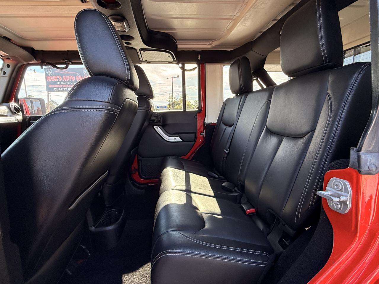 Jeep Wrangler Unlimited Sahara 4WD 2015