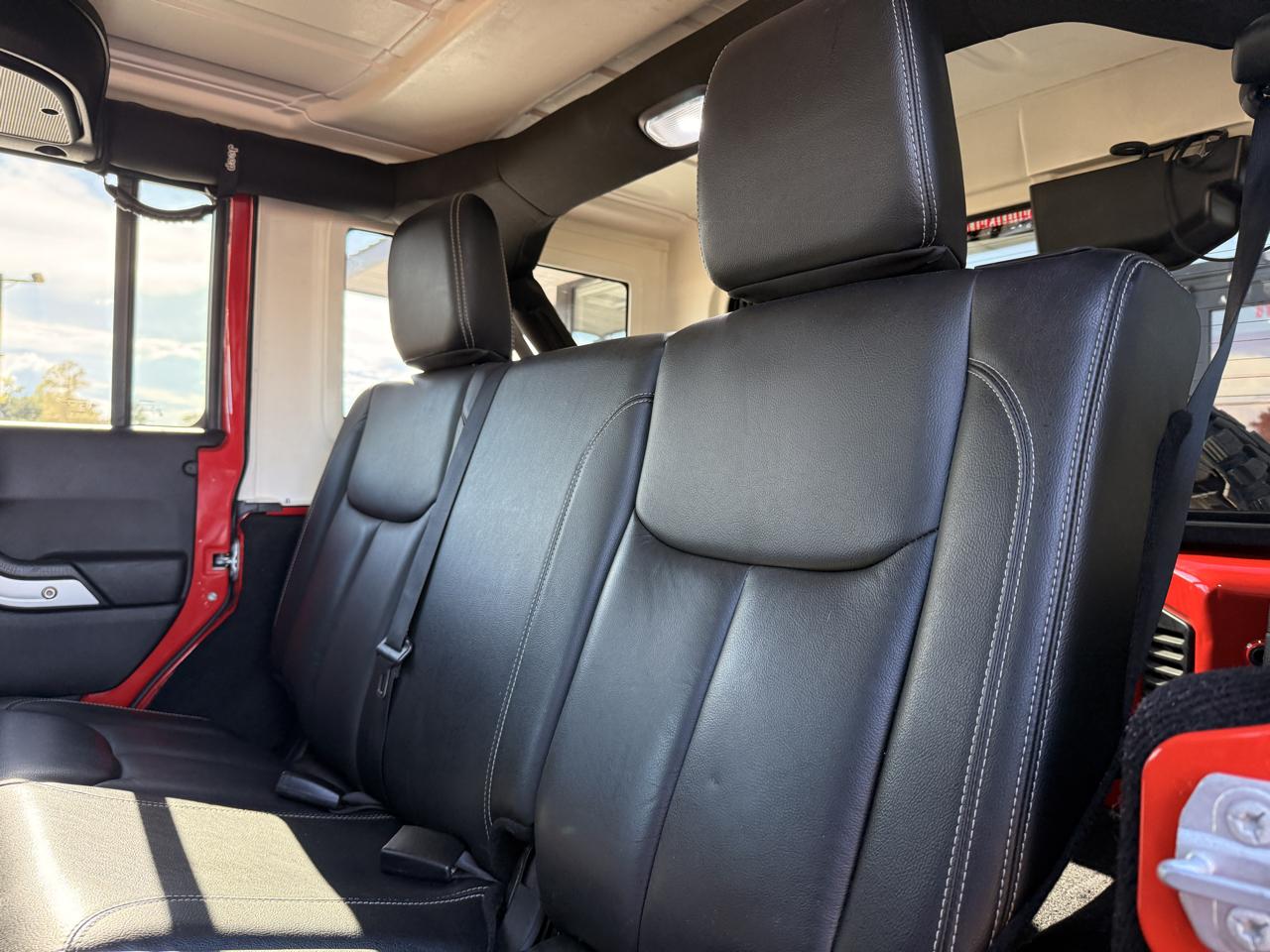 Jeep Wrangler Unlimited Sahara 4WD 2015