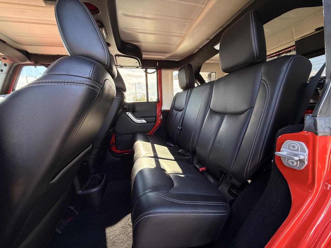 Jeep Wrangler Unlimited Sahara 4WD 2015