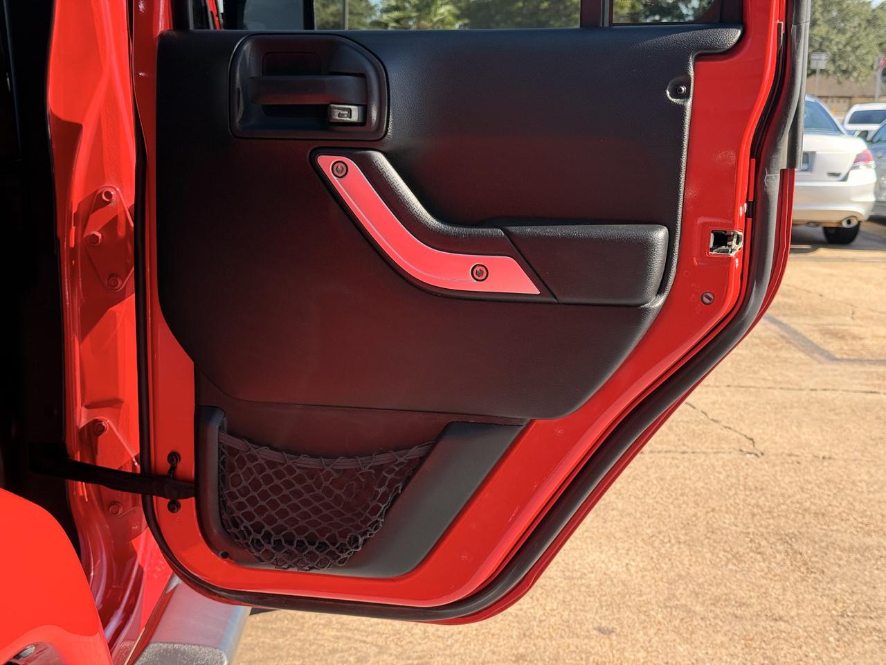 Jeep Wrangler Unlimited Sahara 4WD 2015