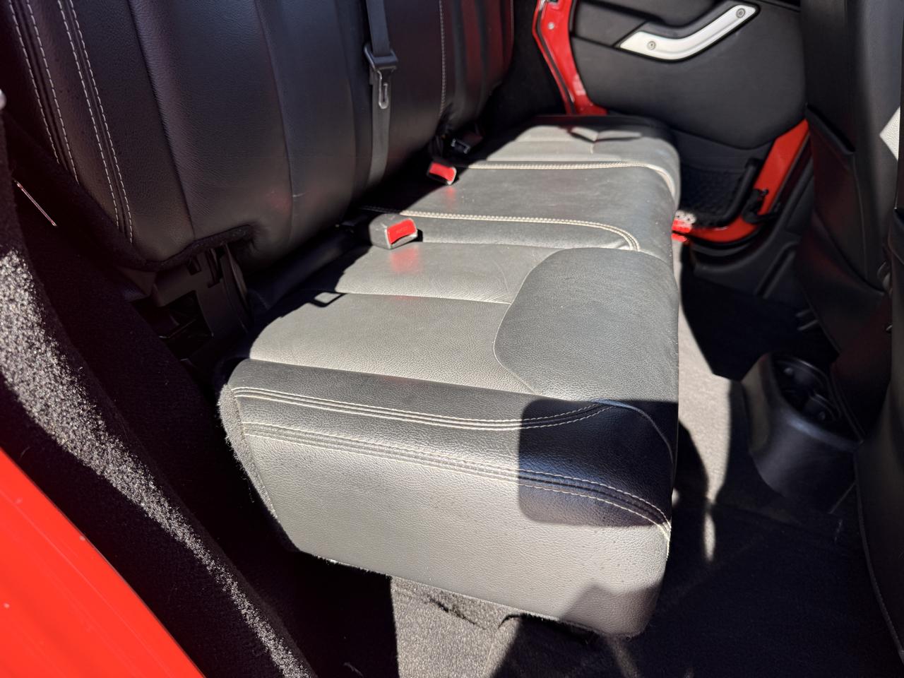 Jeep Wrangler Unlimited Sahara 4WD 2015