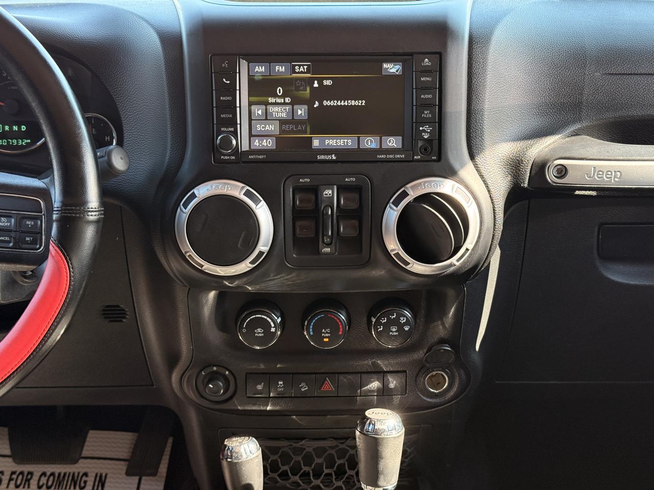 Jeep Wrangler Unlimited Sahara 4WD 2015