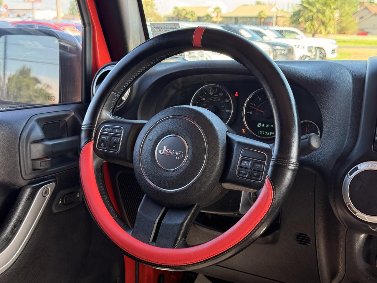 Jeep Wrangler Unlimited Sahara 4WD 2015