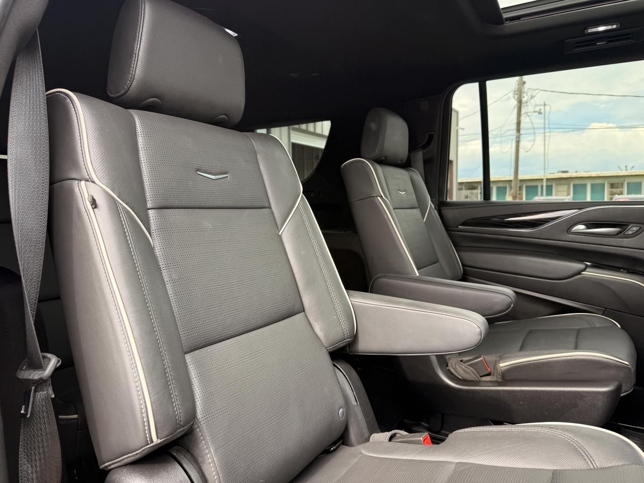 Cadillac Escalade ESV Sport AWD 2024