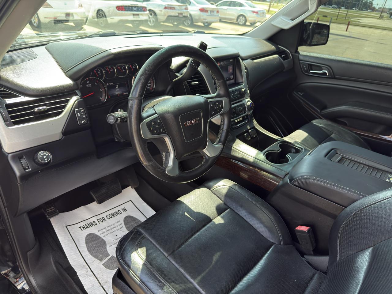 GMC Yukon photo 2