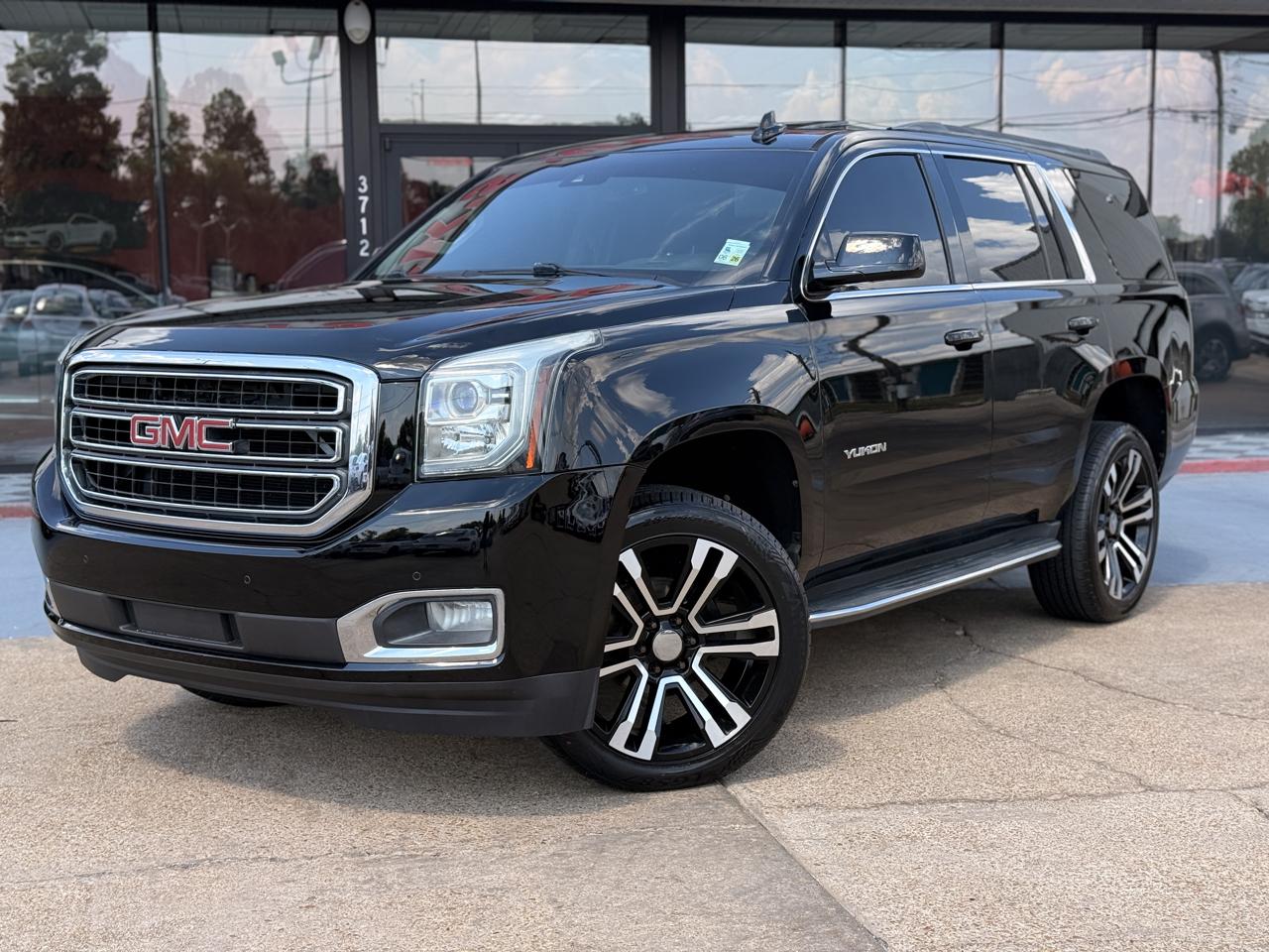GMC Yukon photo 3