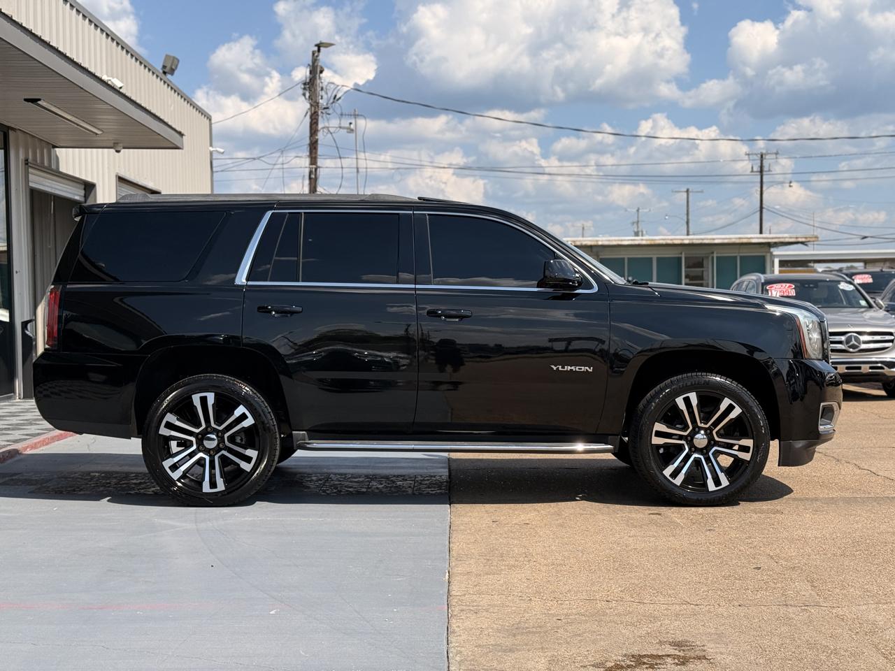 GMC Yukon photo 8