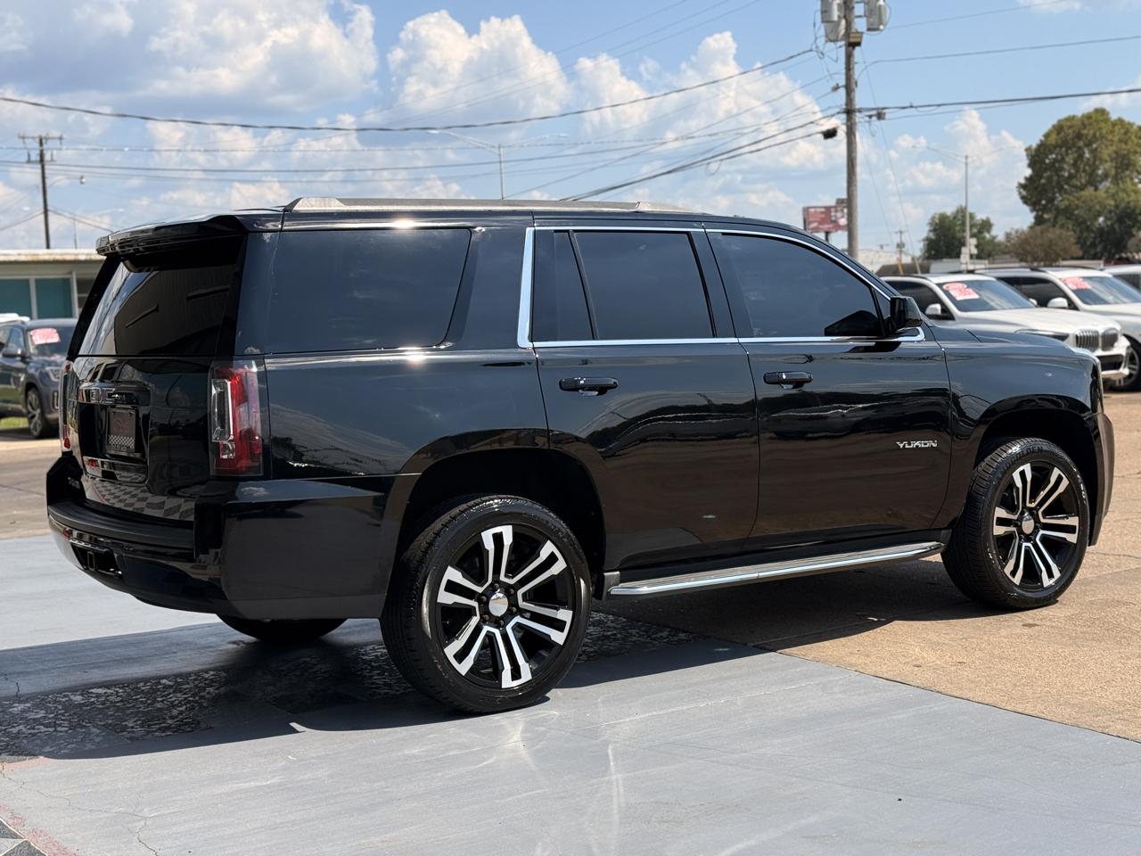 GMC Yukon photo 9