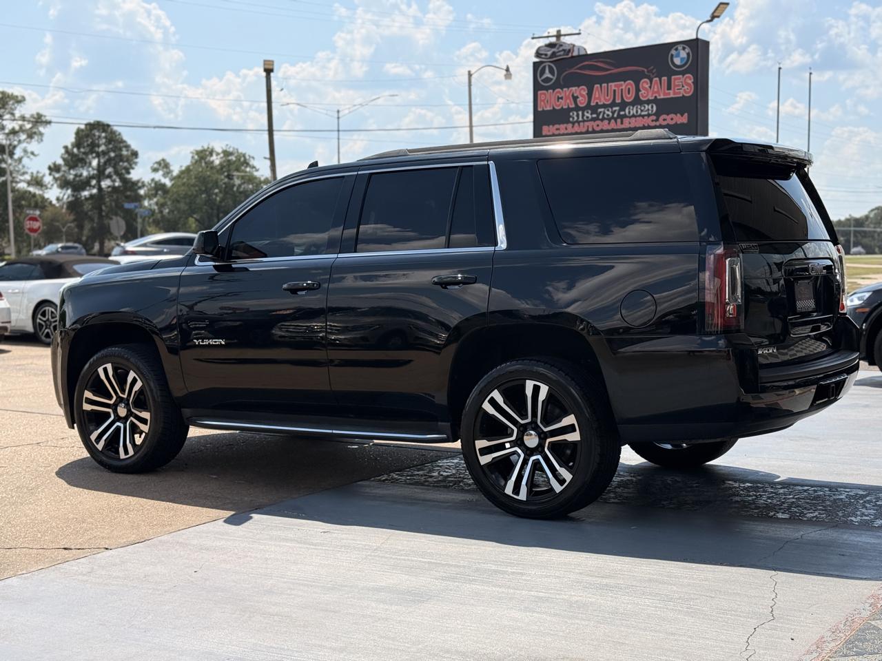 GMC Yukon photo 11