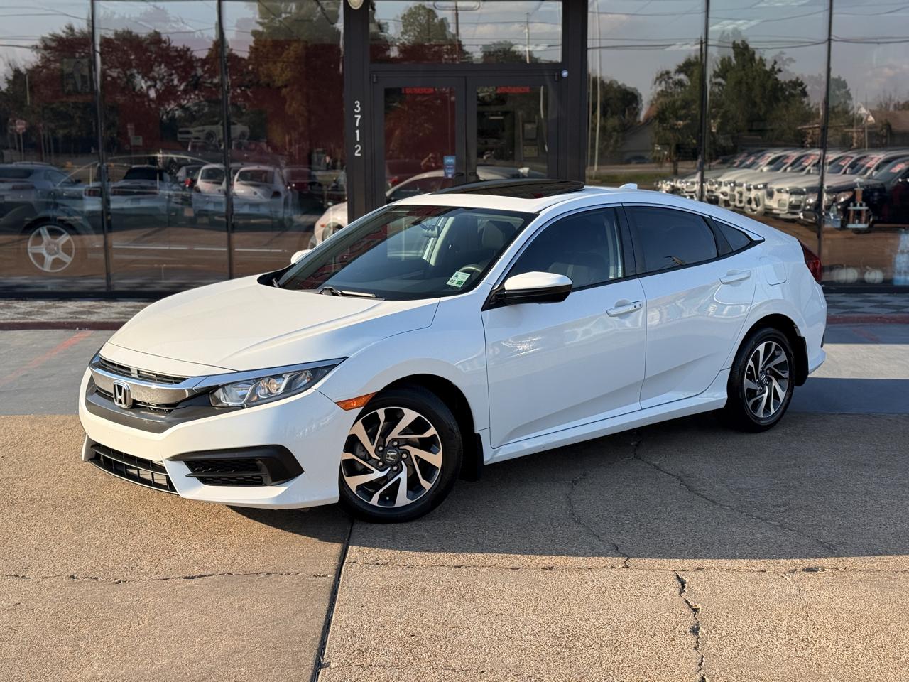 Honda Civic photo 4