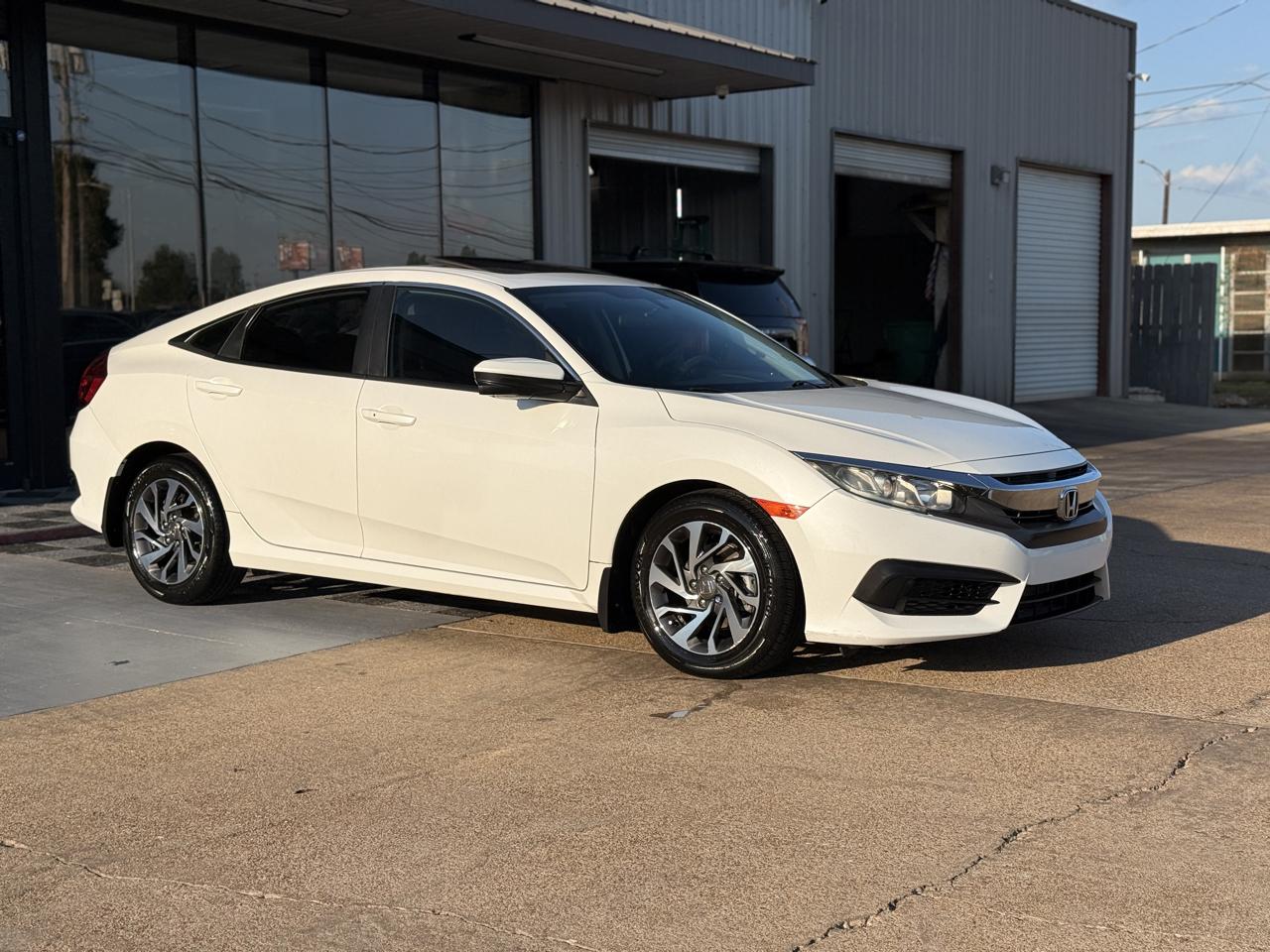 Honda Civic photo 8