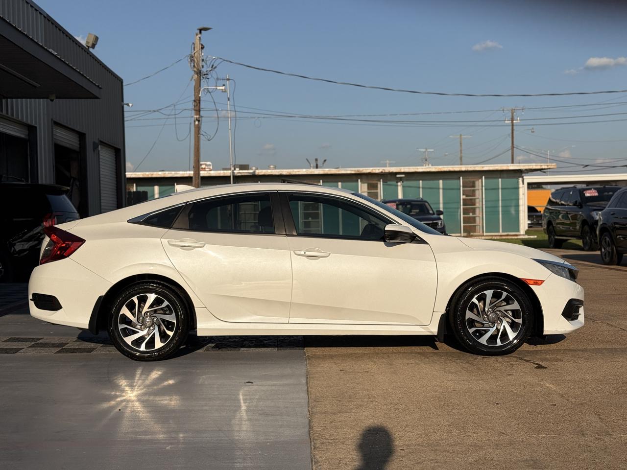 Honda Civic photo 9
