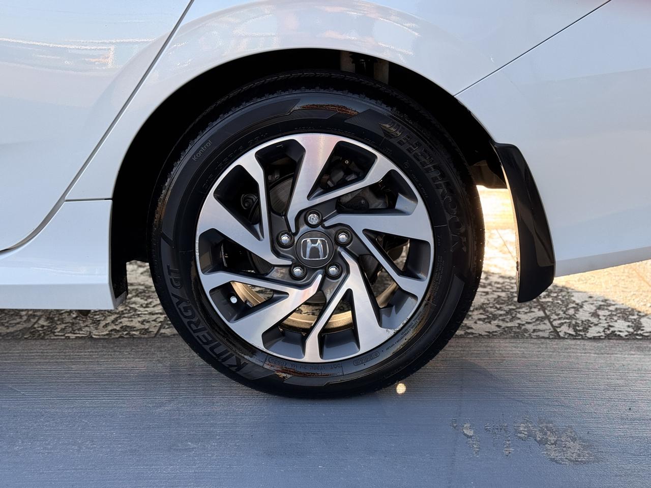 Honda Civic photo 16