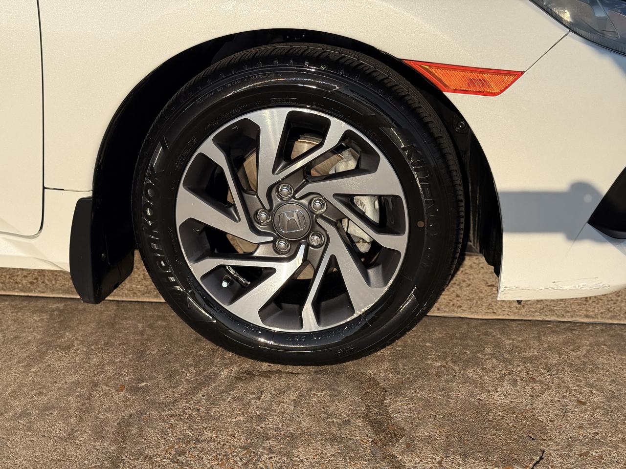 Honda Civic photo 18