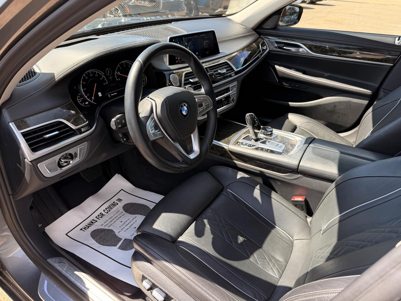 BMW 7-Series 740i 2019