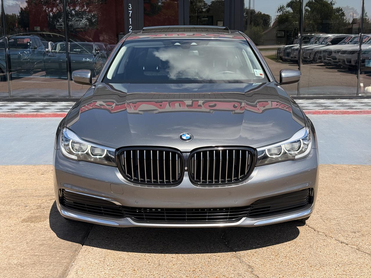 BMW 7-Series 740i 2019