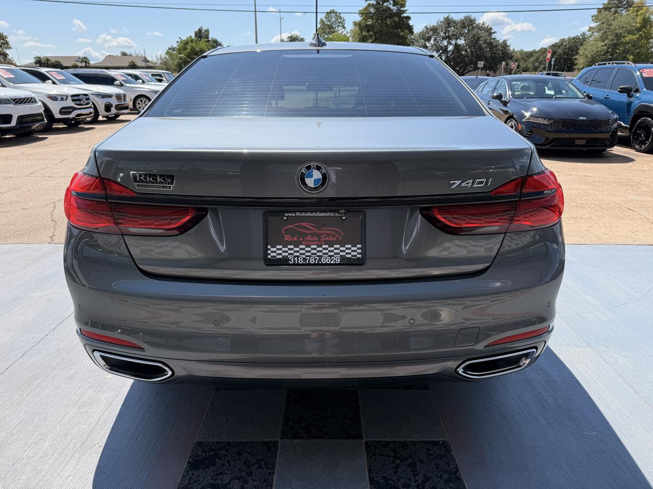 BMW 7-Series 740i 2019