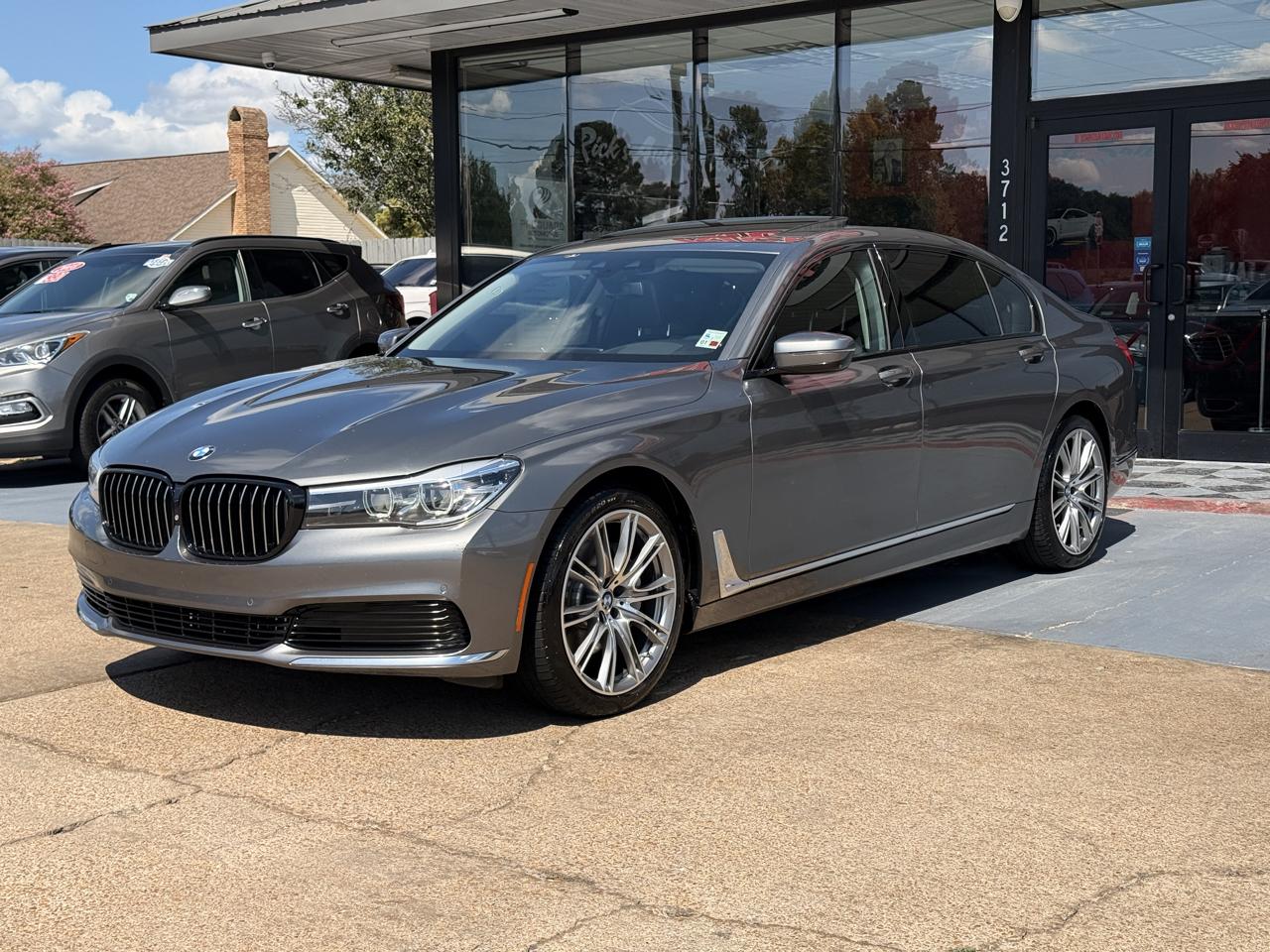 BMW 7-Series 740i 2019