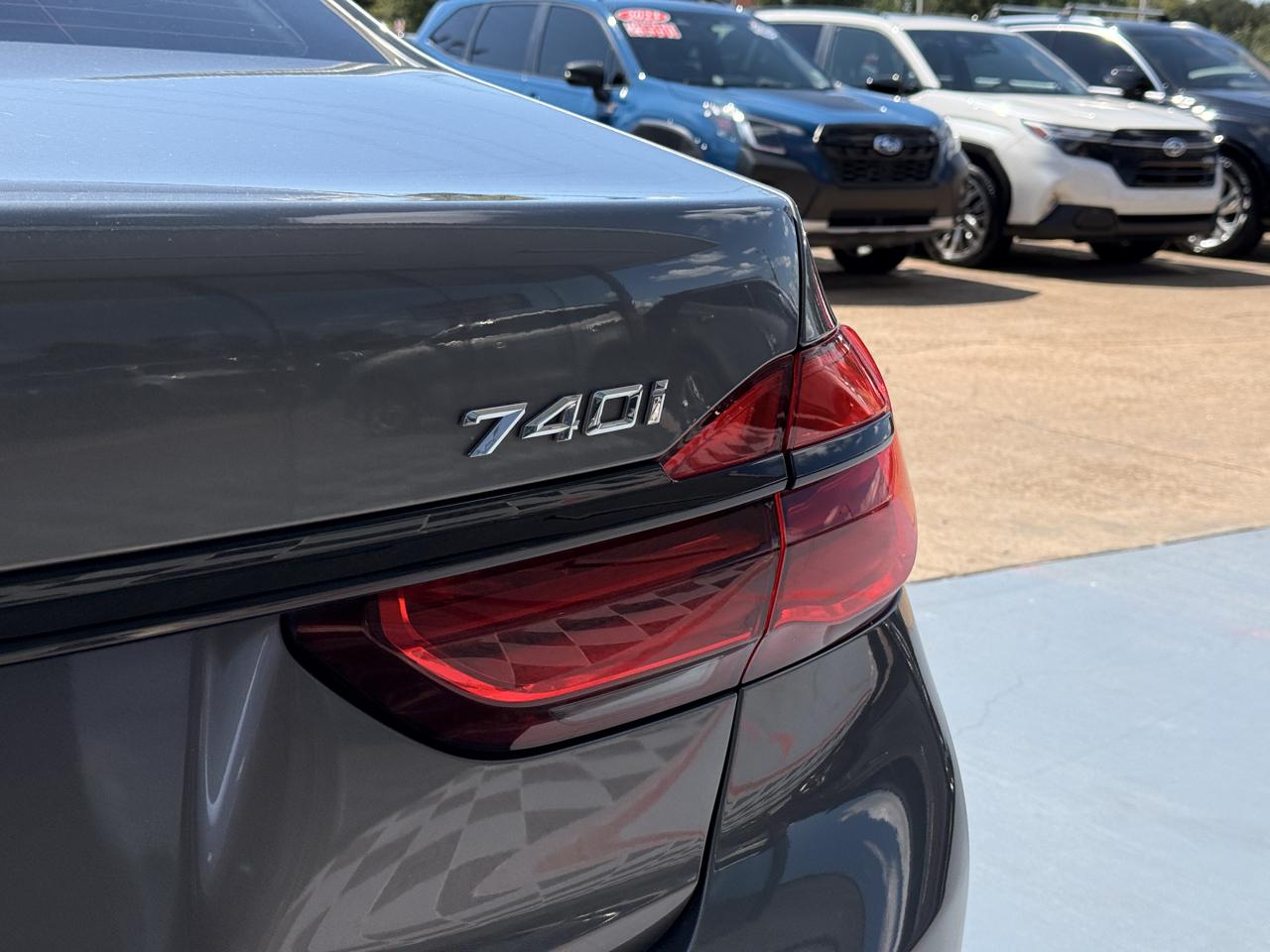BMW 7-Series 740i 2019