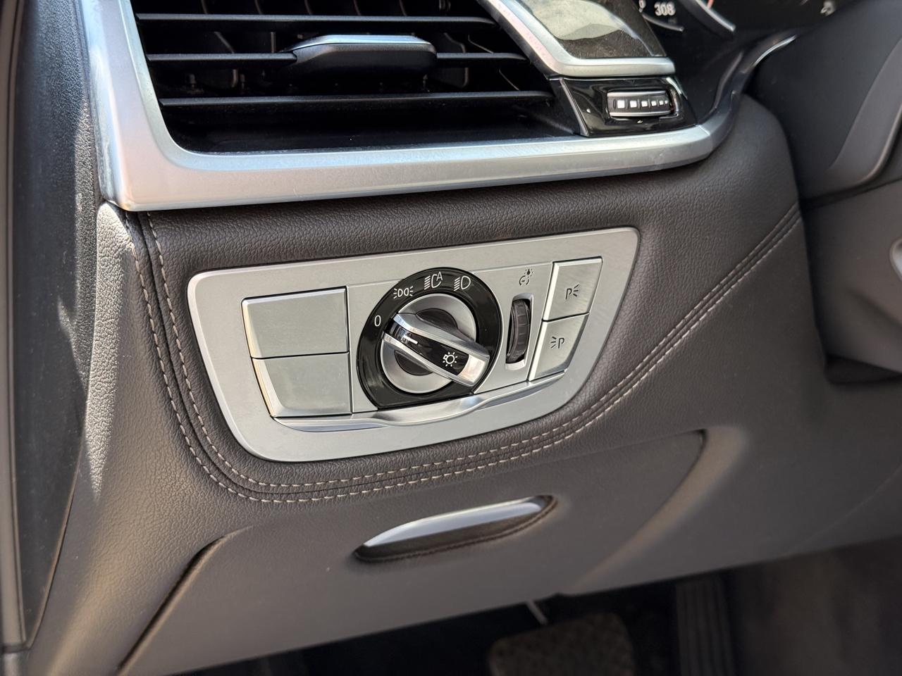 BMW 7-Series 740i 2019