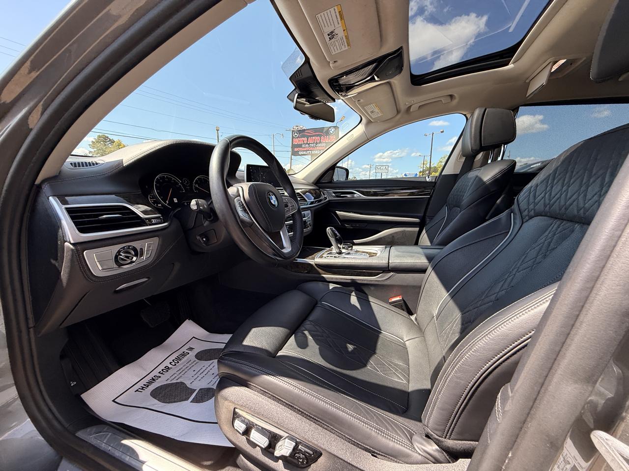 BMW 7-Series 740i 2019
