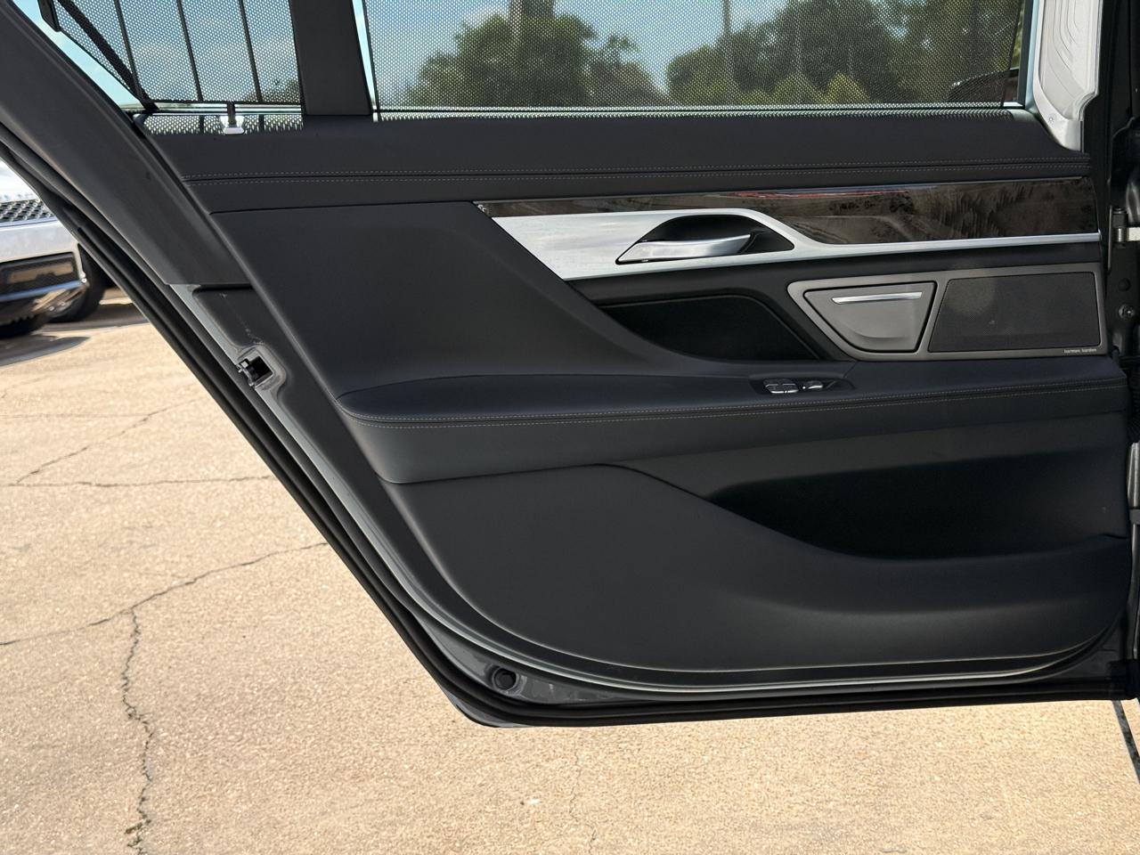 BMW 7-Series 740i 2019